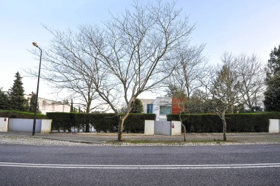 Moradia T5 para Venda em Queluz e Belas