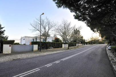 Moradia T5 para Venda em Queluz e Belas