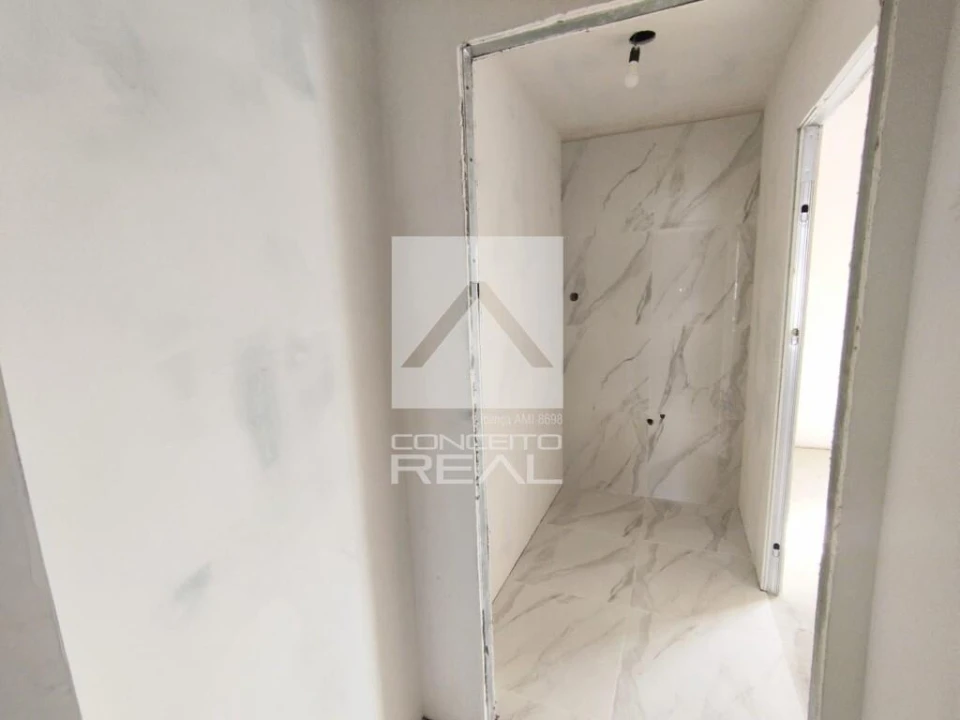 Loja para Arrendamento em Rebordosa Foto 5