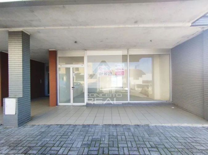 Loja para Arrendamento em Rebordosa