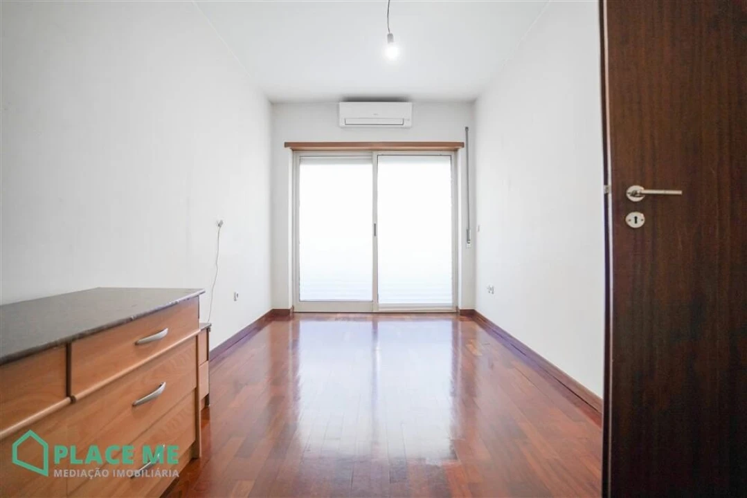 Apartamento T1 para Arrendamento em Nogueiró e Tenões Foto 23