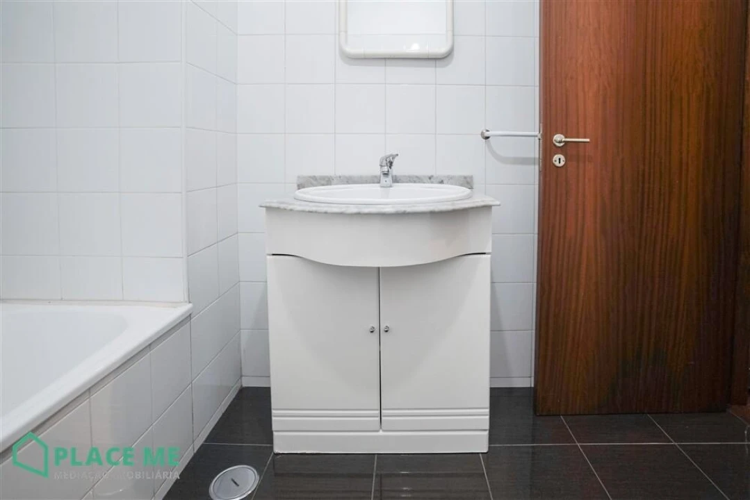 Apartamento T1 para Arrendamento em Nogueiró e Tenões Foto 26