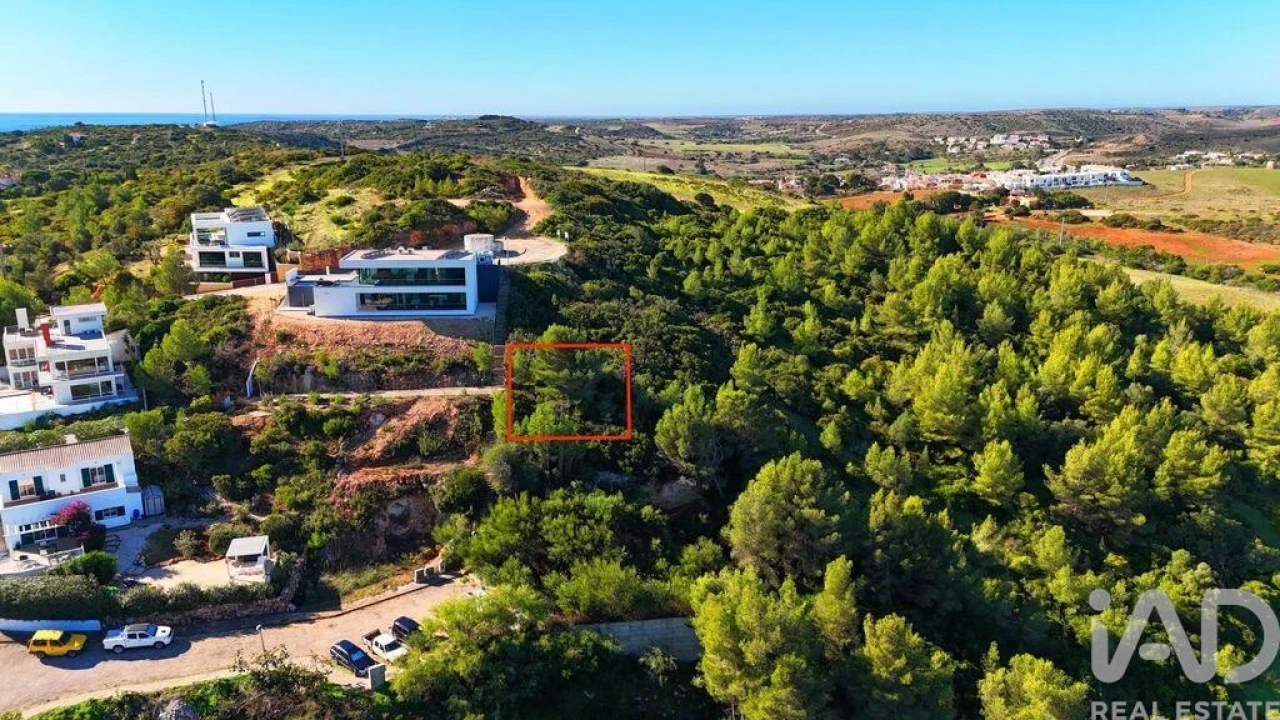 Terreno para Venda em Budens Foto 2
