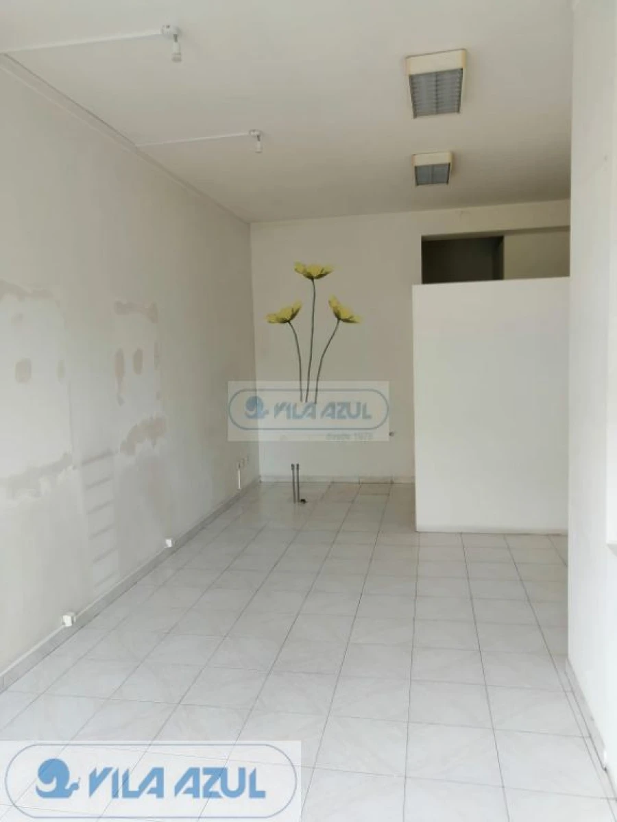 Loja para Arrendamento em Selho (São Jorge) Foto 1