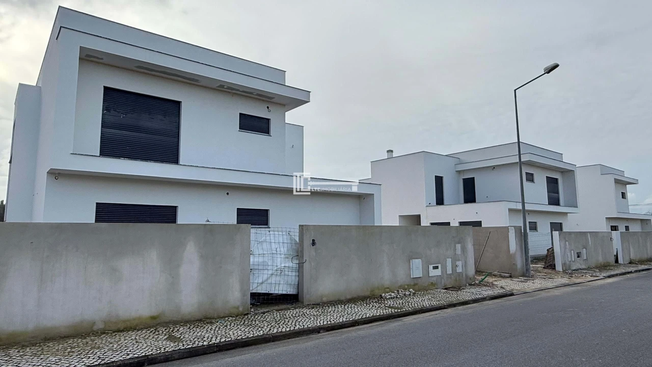 Moradia T4 para Venda em Salvaterra de Magos e Foros de Salvaterra Foto 12