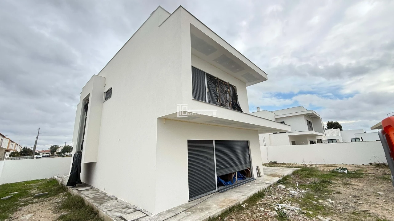 Moradia T4 para Venda em Salvaterra de Magos e Foros de Salvaterra Foto 9