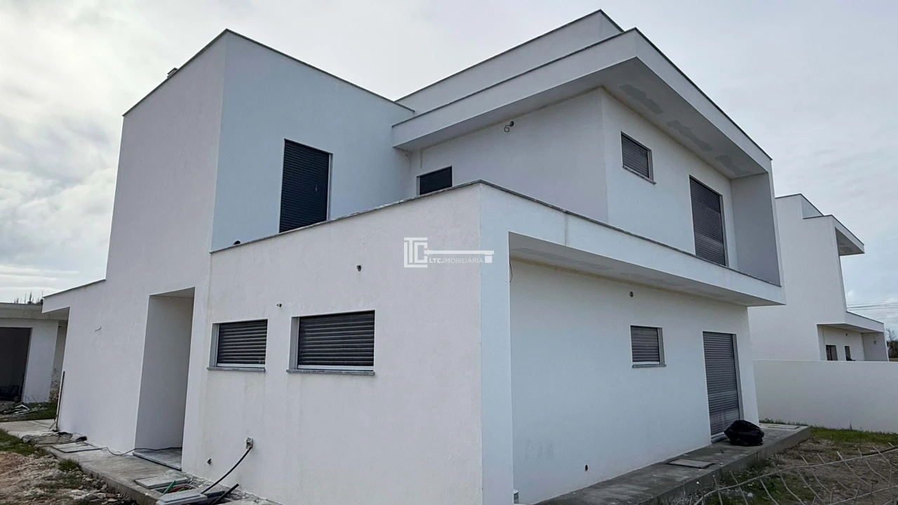 Moradia T4 para Venda em Salvaterra de Magos e Foros de Salvaterra Foto 11