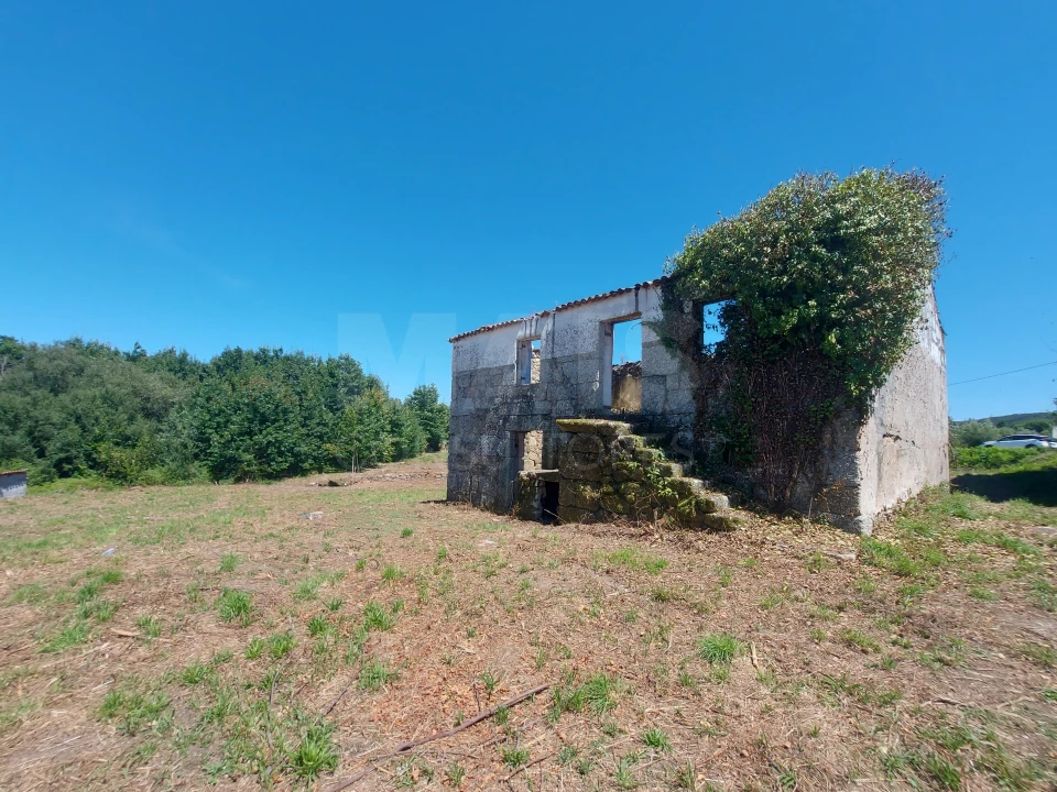 Moradia T1 para Venda em Covas e Vila Nova de Oliveirinha Foto 1