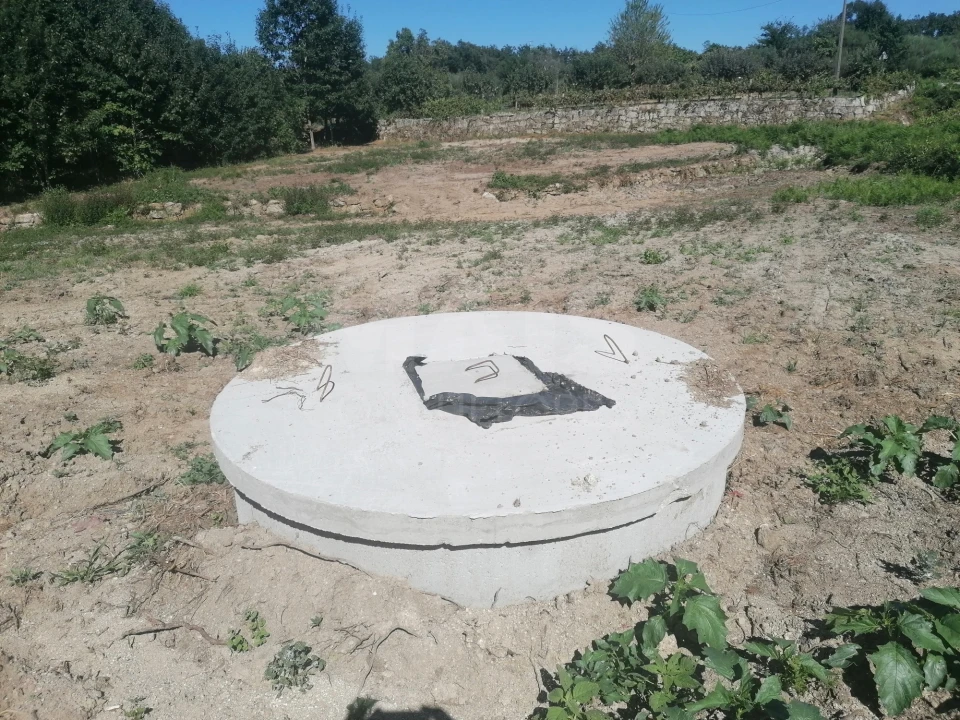 Moradia T1 para Venda em Covas e Vila Nova de Oliveirinha Foto 2