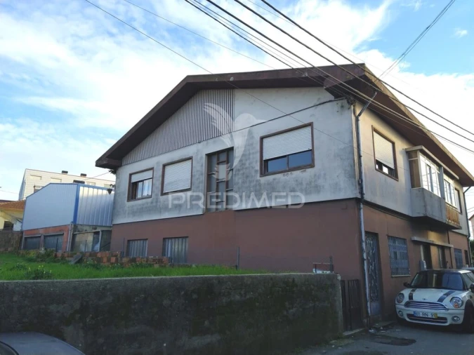 Prédio para Venda em Vila de Cucujães Foto 4