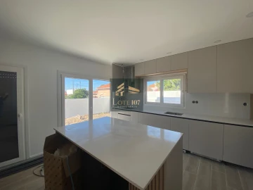 Moradia T3 para Venda em Fernao Ferro