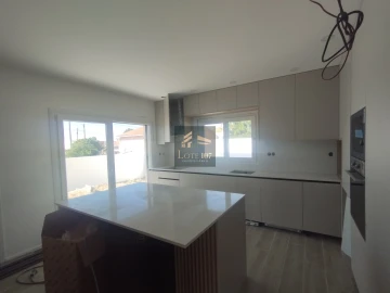 Moradia T3 para Venda em Fernao Ferro