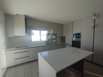 Moradia T3 para Venda em Fernao Ferro
