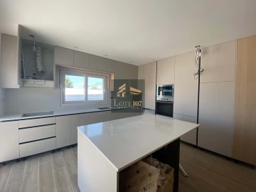 Moradia T3 para Venda em Fernao Ferro