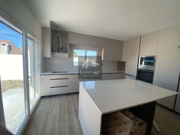 Moradia T3 para Venda em Fernao Ferro