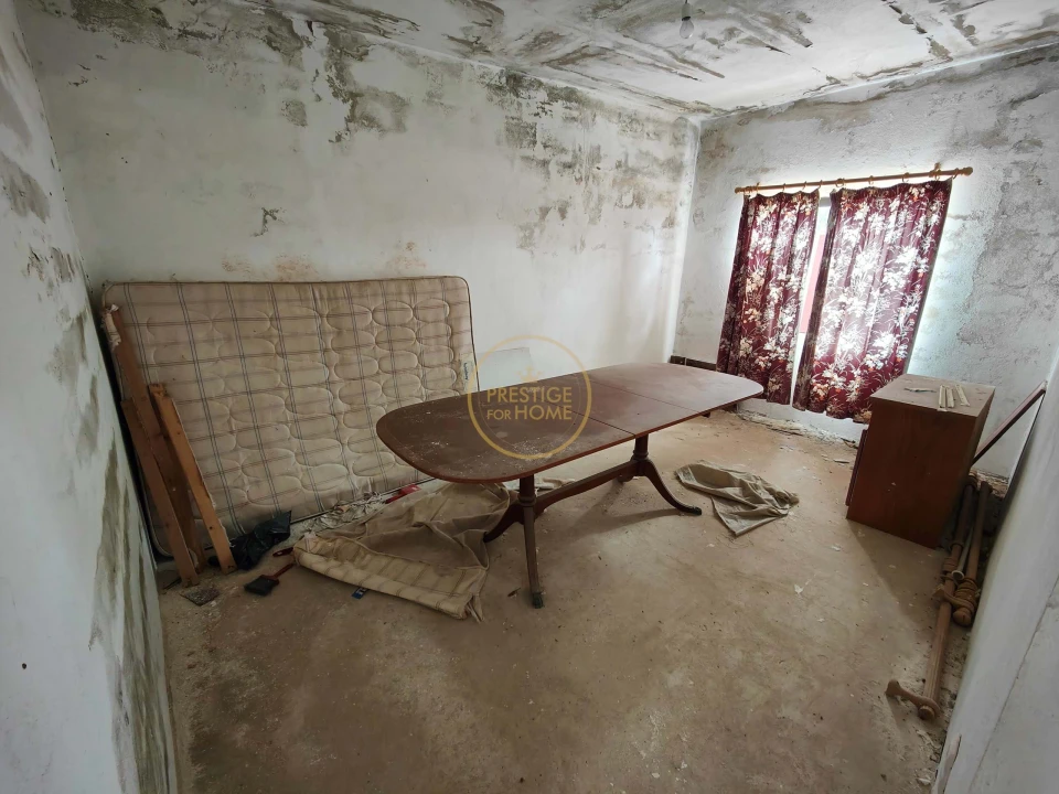 Moradia T2 para Venda em Salir Foto 8