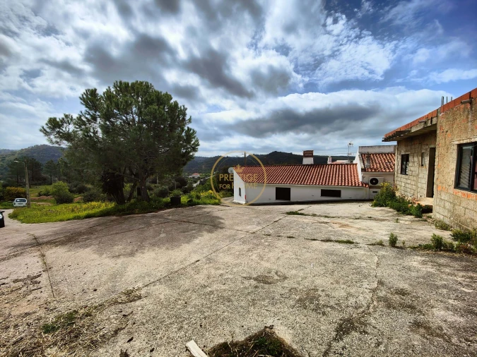 Moradia T2 para Venda em Salir Foto 11