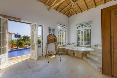 Moradia T5 para Venda em Mexilhoeira Grande