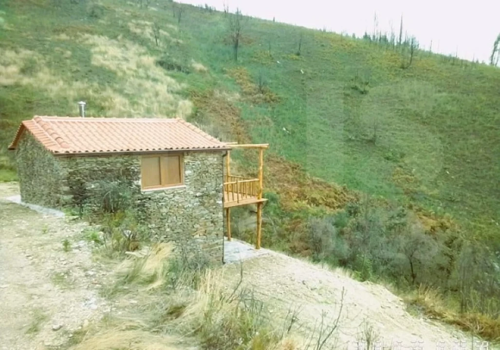 Moradia T1 para Venda em Vila Cova de Alva e Anseriz Foto 1