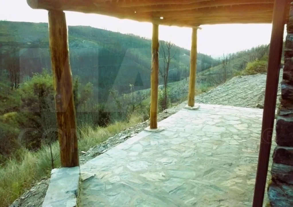 Moradia T1 para Venda em Vila Cova de Alva e Anseriz Foto 3