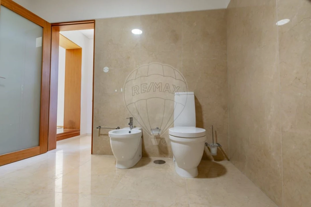 Moradia T4 para Venda em Alpendorada, Várzea e Torrão Foto 15