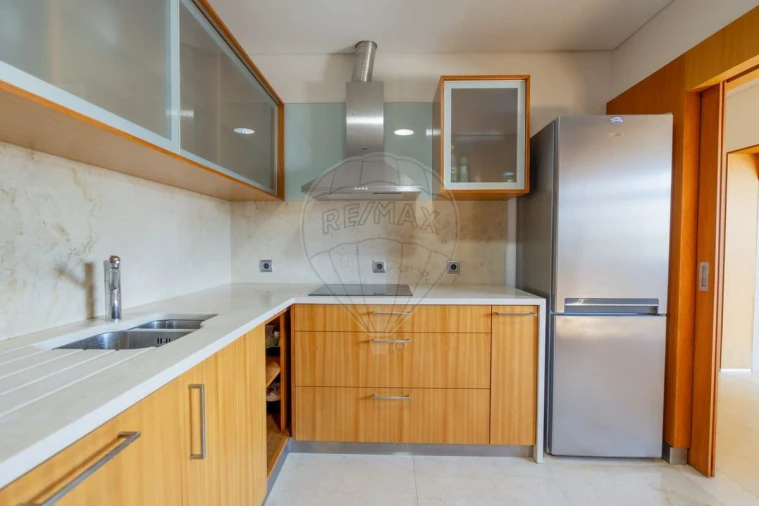 Moradia T4 para Venda em Alpendorada, Várzea e Torrão Foto 6