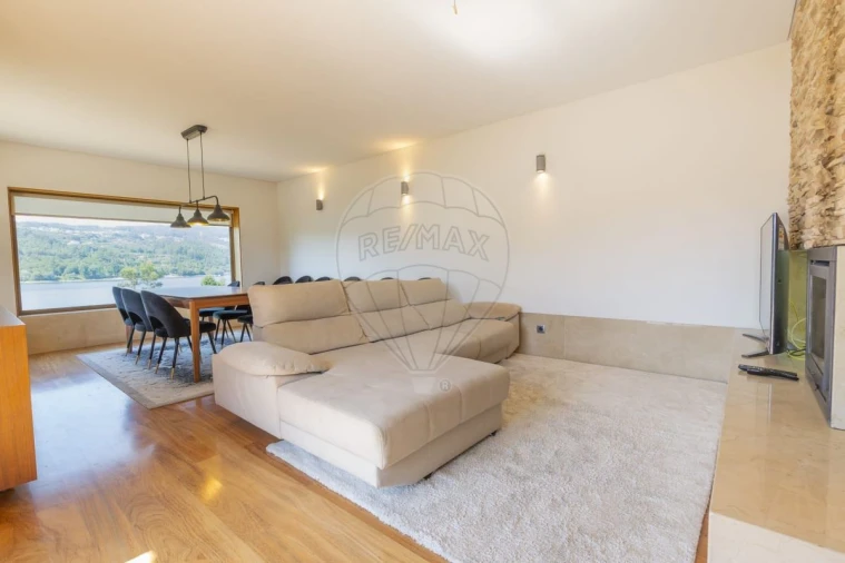 Moradia T4 para Venda em Alpendorada, Várzea e Torrão Foto 7