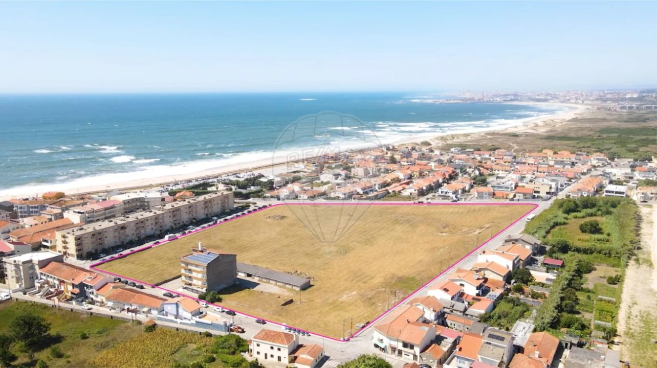 Terreno para Venda em Mindelo Foto 1