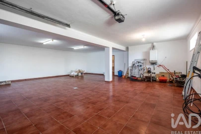 Moradia T4 para Venda em Nossa Senhora do Pópulo, Coto e São Gregório