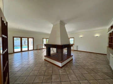 Moradia T5 para Venda em Sesimbra (Castelo)