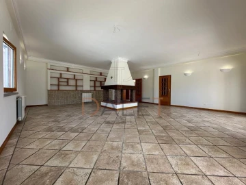 Moradia T5 para Venda em Sesimbra (Castelo)