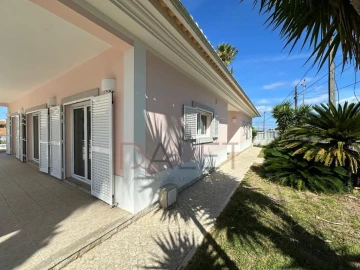 Moradia T5 para Venda em Sesimbra (Castelo)