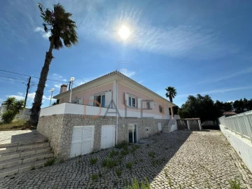 Moradia T5 para Venda em Sesimbra (Castelo)
