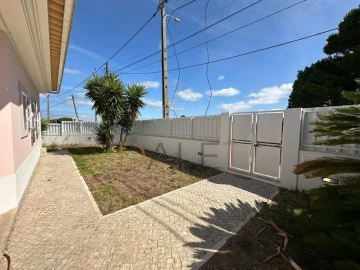 Moradia T5 para Venda em Sesimbra (Castelo)