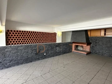 Moradia T5 para Venda em Sesimbra (Castelo)