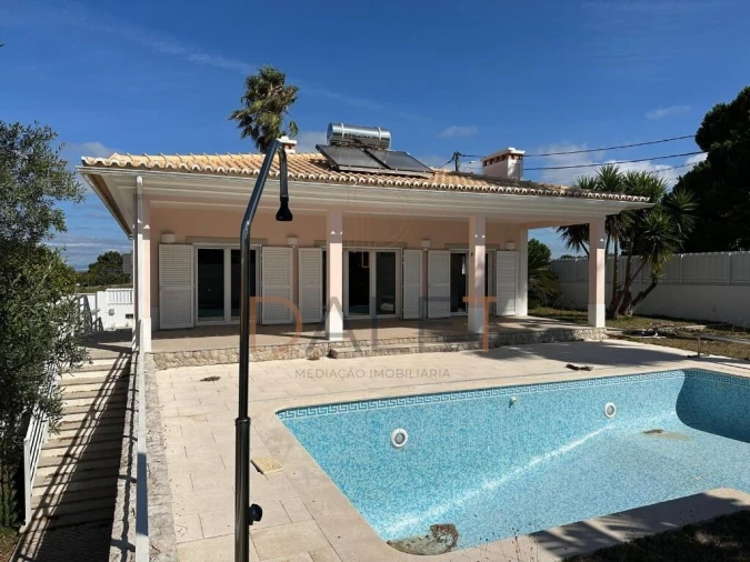 Moradia T5 para Venda em Sesimbra (Castelo)