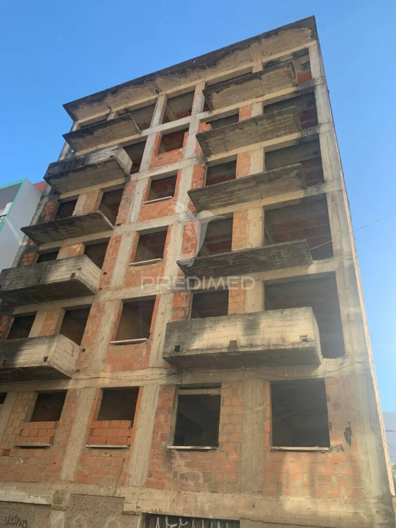 Prédio para Venda em Encosta do Sol Foto 1