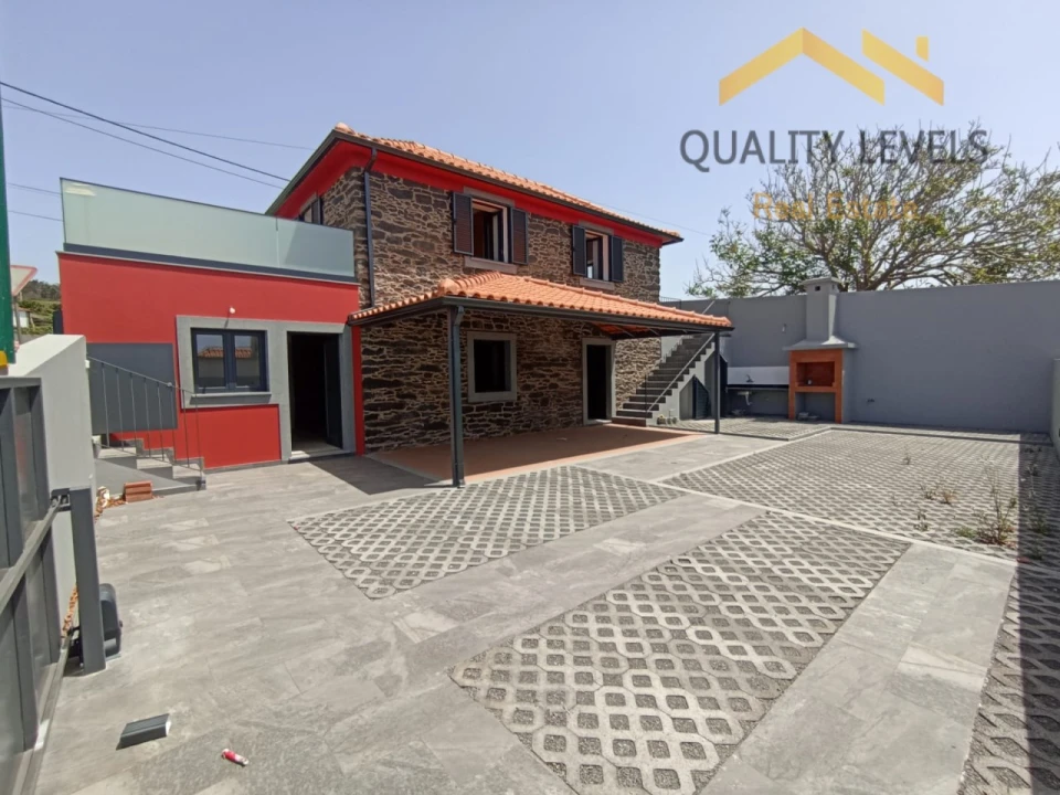 Moradia T2 para Venda em Fajã da Ovelha Foto 2