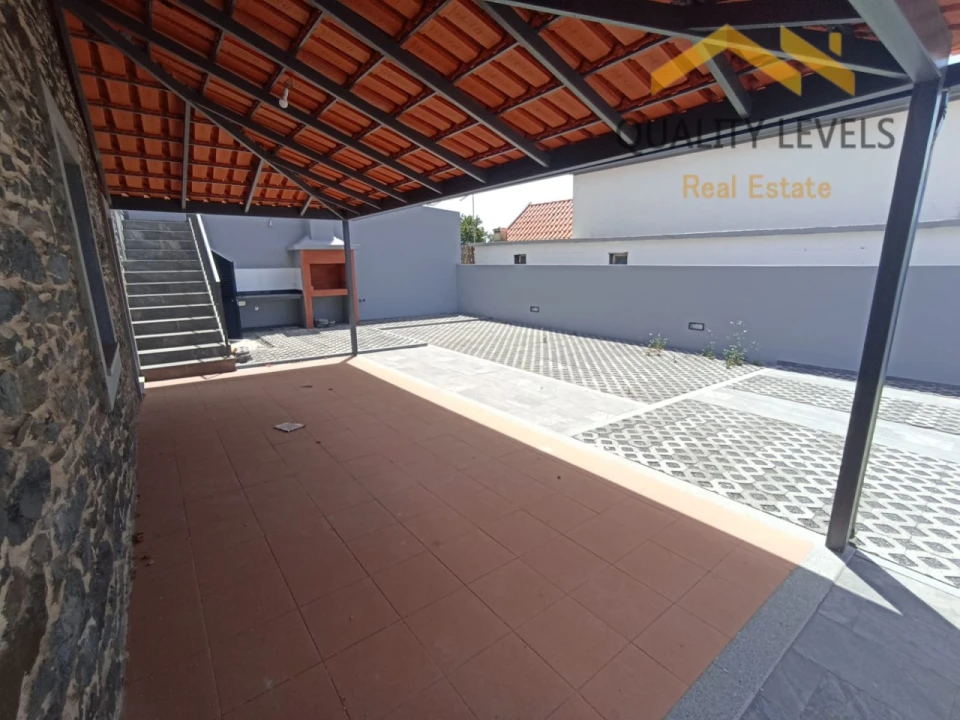Moradia T2 para Venda em Fajã da Ovelha Foto 13