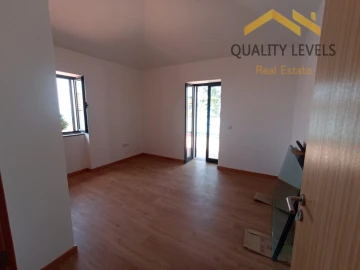 Moradia T2 para Venda em Fajã da Ovelha