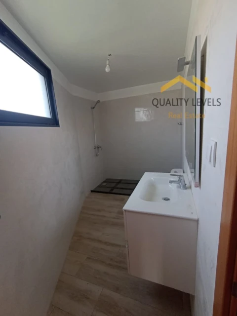 Moradia T2 para Venda em Fajã da Ovelha