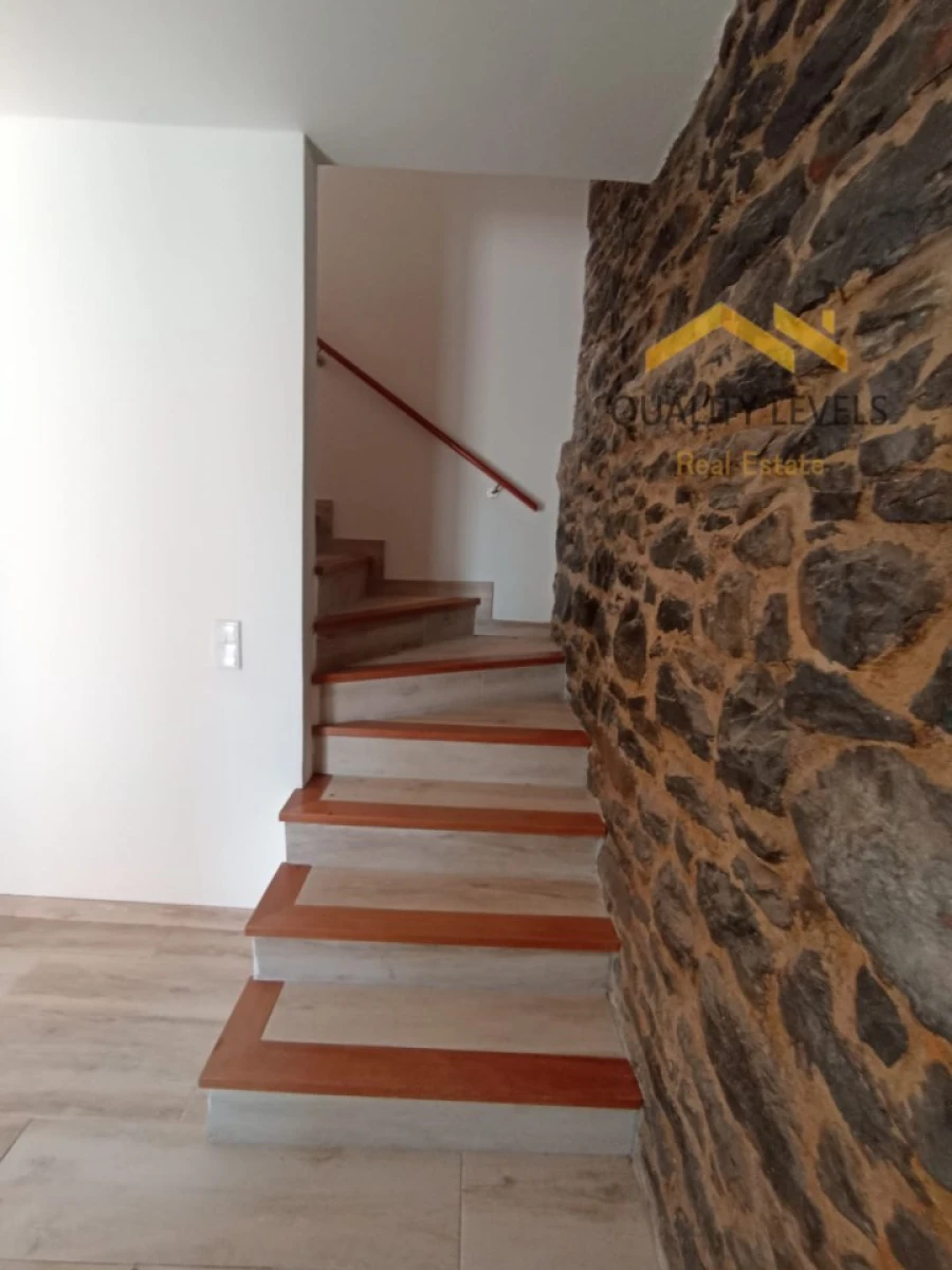 Moradia T2 para Venda em Fajã da Ovelha Foto 4