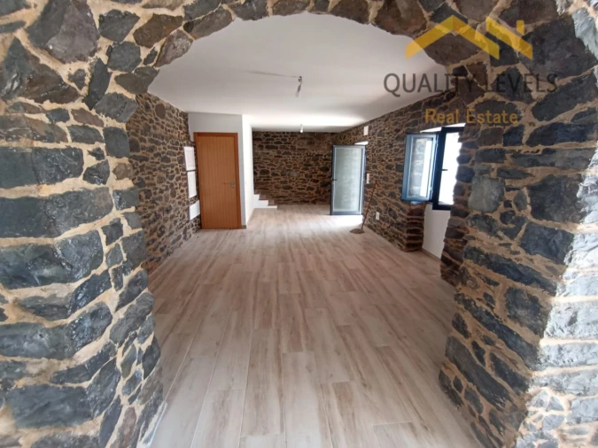 Moradia T2 para Venda em Fajã da Ovelha Foto 5