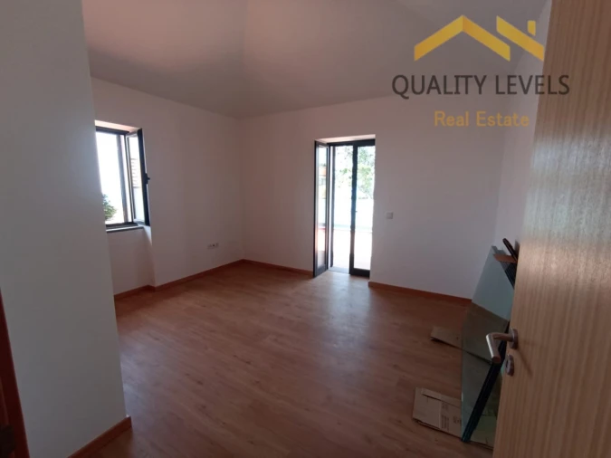 Moradia T2 para Venda em Fajã da Ovelha Foto 7