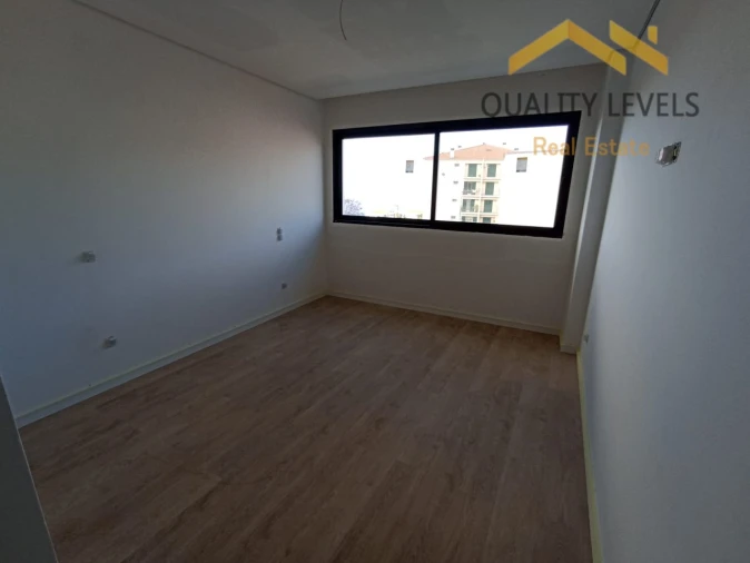 Apartamento T2 para Venda em Caniço Foto 6