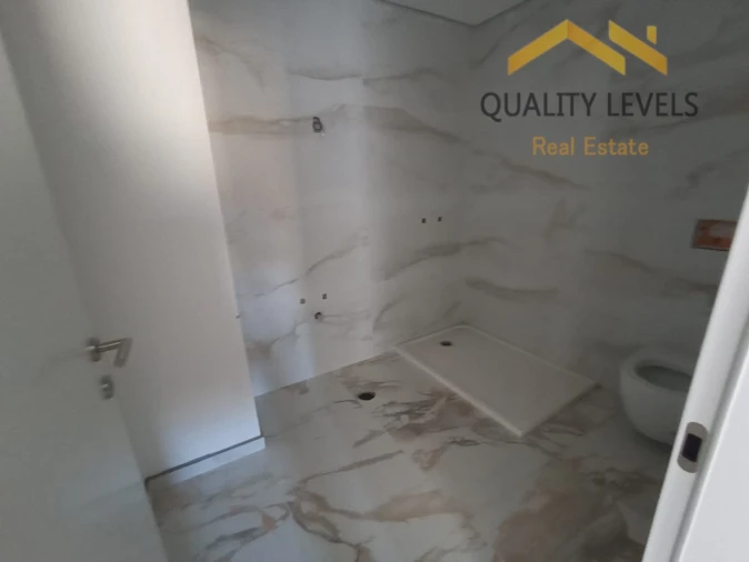 Apartamento T2 para Venda em Caniço Foto 9