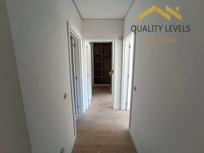 Apartamento T2 para Venda em Caniço Foto 10