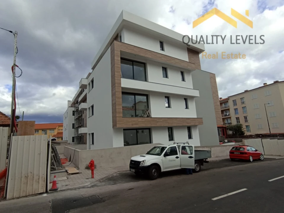 Apartamento T2 para Venda em Caniço Foto 2