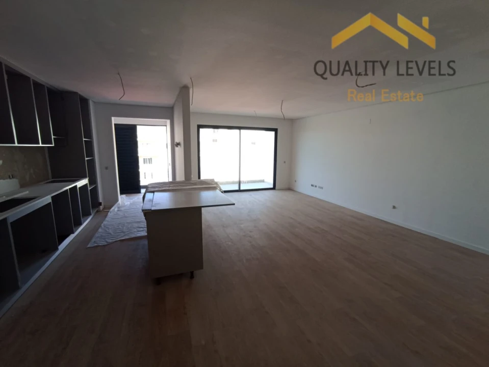 Apartamento T2 para Venda em Caniço Foto 8