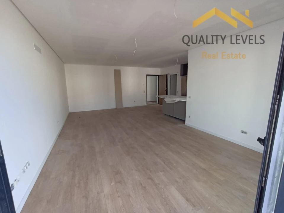 Apartamento T2 para Venda em Caniço Foto 9